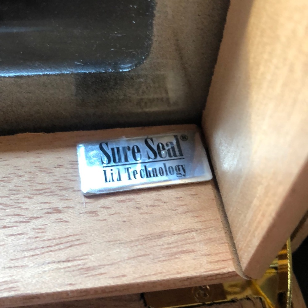 Cigar Humidor - Picture 2 of 5